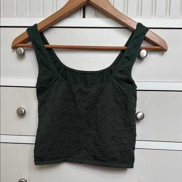 ANTHROPOLOGIE The Hannah Dark Green Textured Women's Crop Tank NWOT sz S/M - Picture 2 of 8